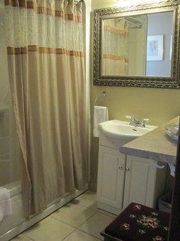 Colonial Charm Inn Charlottetown Bagian luar foto