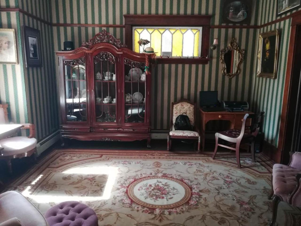 Colonial Charm Inn Charlottetown Bagian luar foto